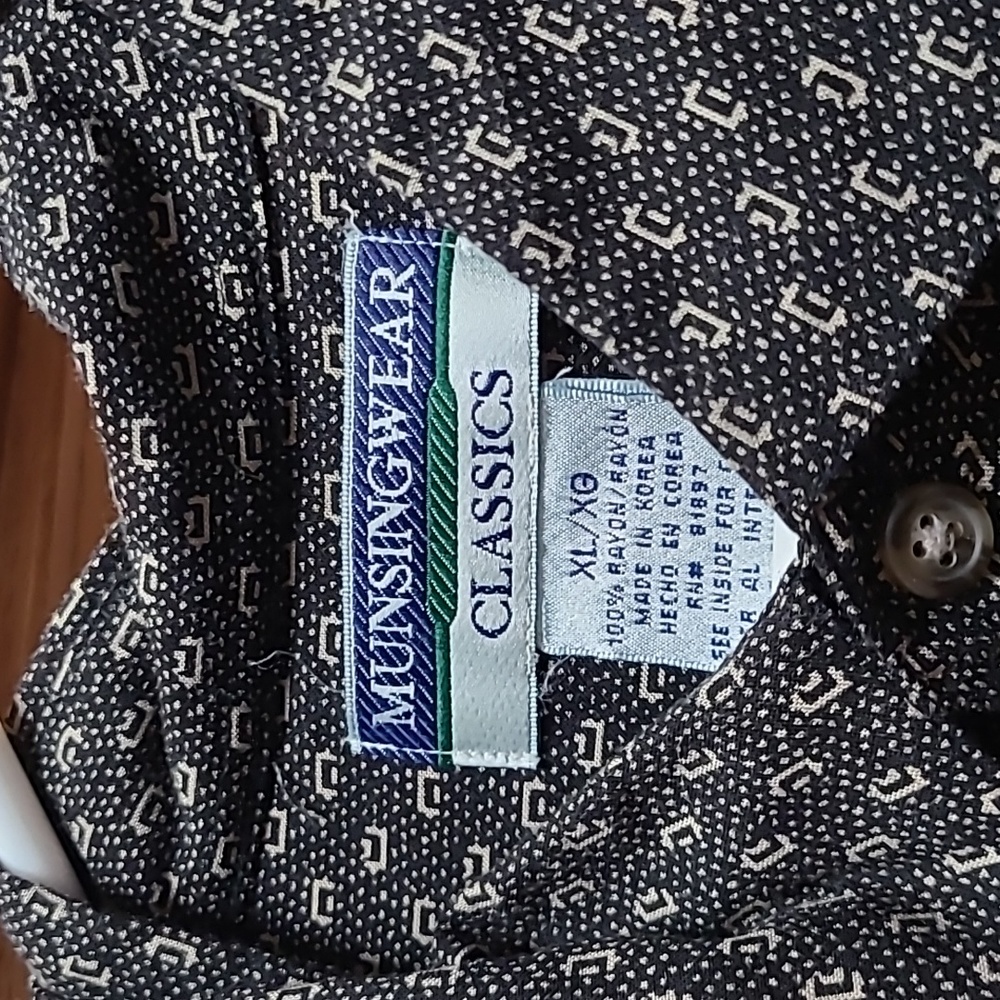 Men's Short Sleeve Button Down Shirt - Picture 2 of 6